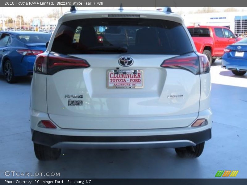 Blizzard White Pearl / Ash 2018 Toyota RAV4 Limited