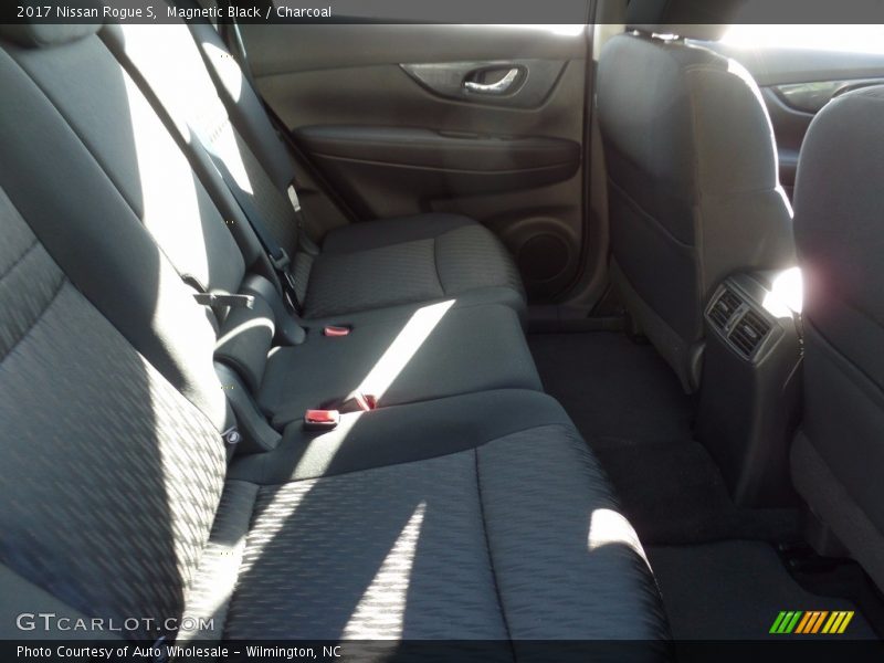 Magnetic Black / Charcoal 2017 Nissan Rogue S