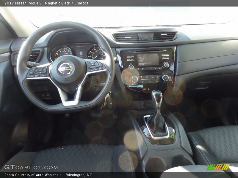 Magnetic Black / Charcoal 2017 Nissan Rogue S