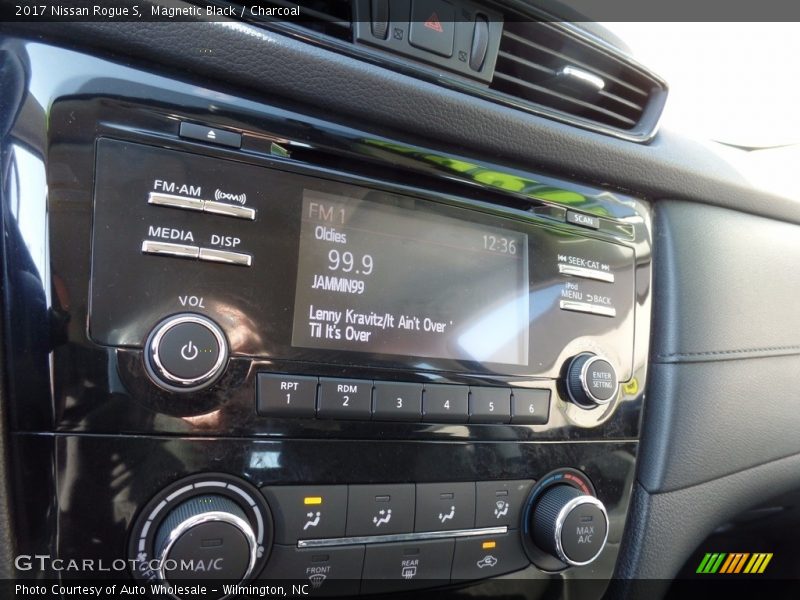 Magnetic Black / Charcoal 2017 Nissan Rogue S
