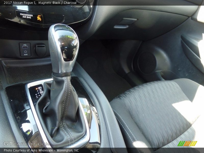 Magnetic Black / Charcoal 2017 Nissan Rogue S