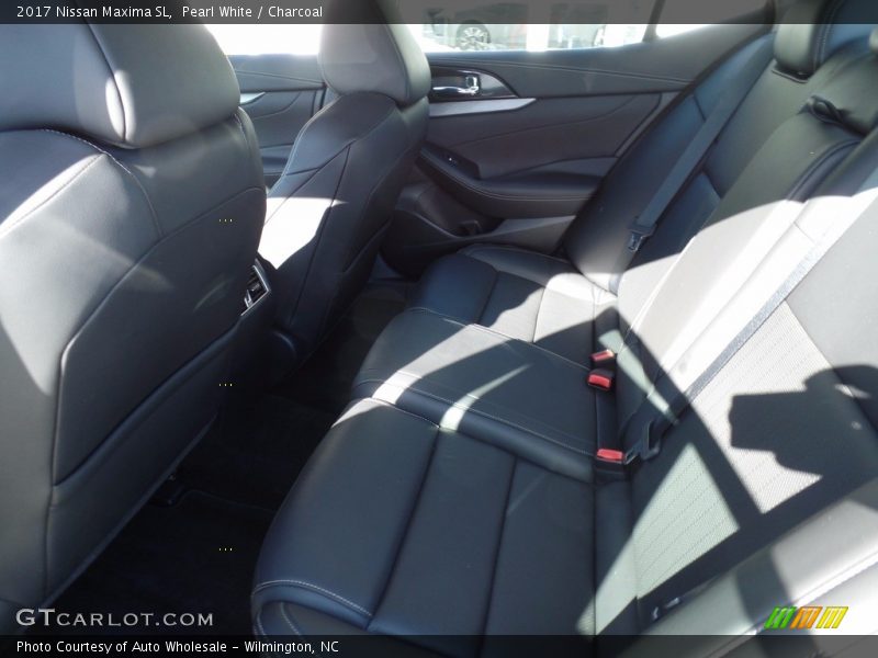 Pearl White / Charcoal 2017 Nissan Maxima SL