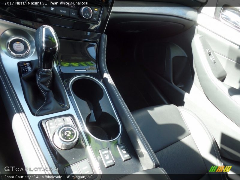 Pearl White / Charcoal 2017 Nissan Maxima SL