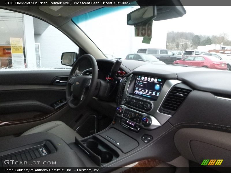 Iridescent Pearl Tricoat / Jet Black 2018 Chevrolet Suburban Premier 4WD
