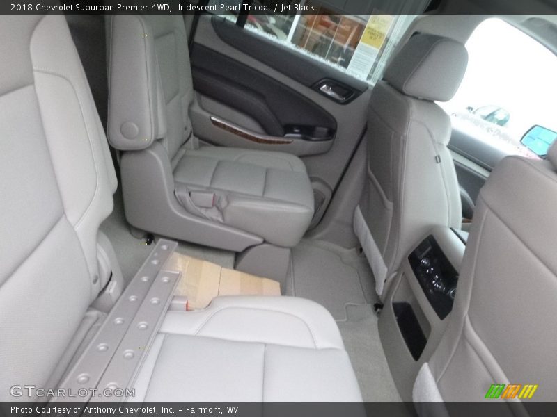 Iridescent Pearl Tricoat / Jet Black 2018 Chevrolet Suburban Premier 4WD