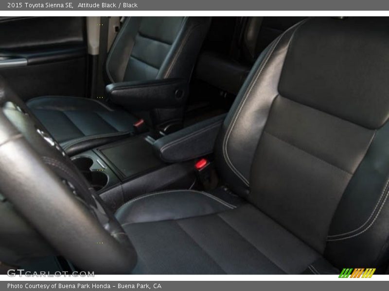 Attitude Black / Black 2015 Toyota Sienna SE