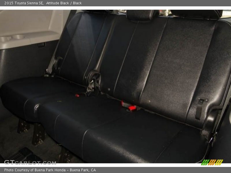 Attitude Black / Black 2015 Toyota Sienna SE