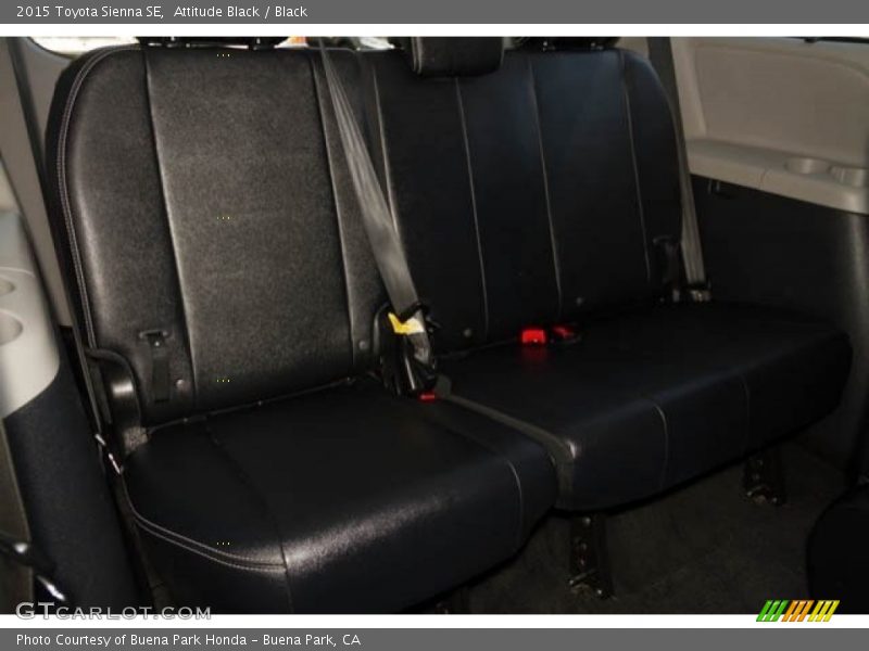 Attitude Black / Black 2015 Toyota Sienna SE