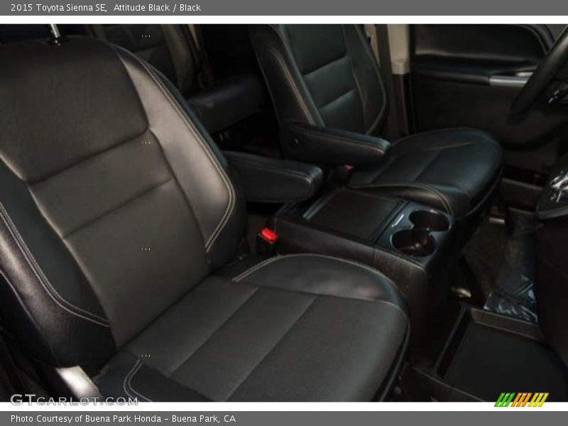 Attitude Black / Black 2015 Toyota Sienna SE