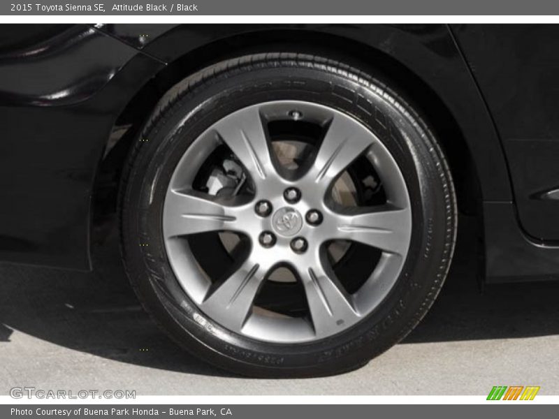 Attitude Black / Black 2015 Toyota Sienna SE