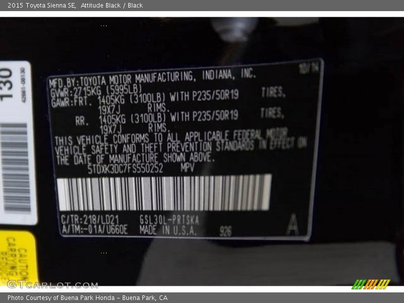 Attitude Black / Black 2015 Toyota Sienna SE
