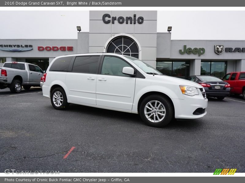 Bright White / Black/Sandstorm 2016 Dodge Grand Caravan SXT