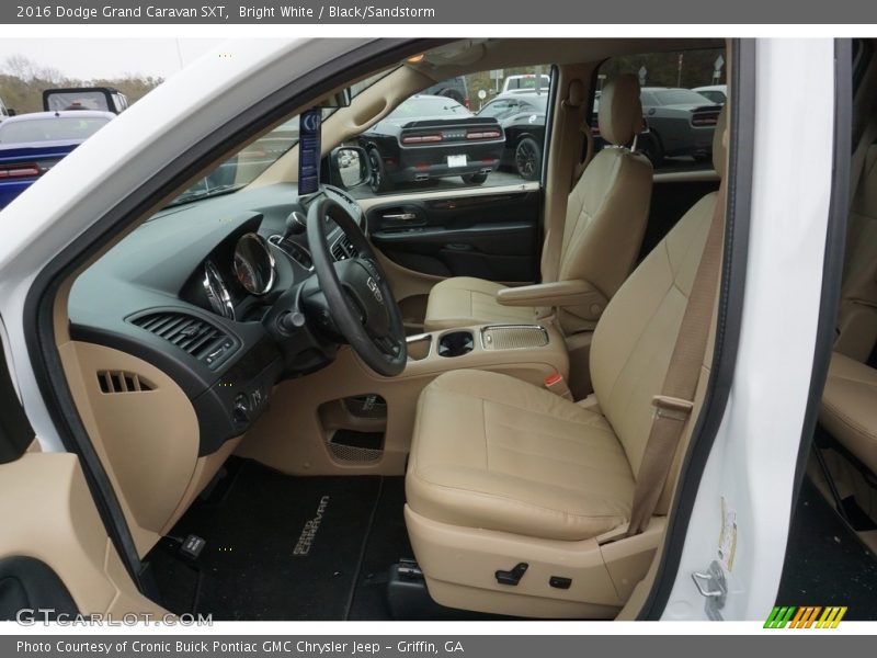 Bright White / Black/Sandstorm 2016 Dodge Grand Caravan SXT