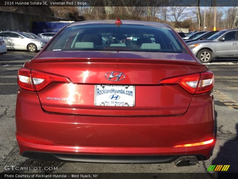 Venetian Red / Beige 2016 Hyundai Sonata SE