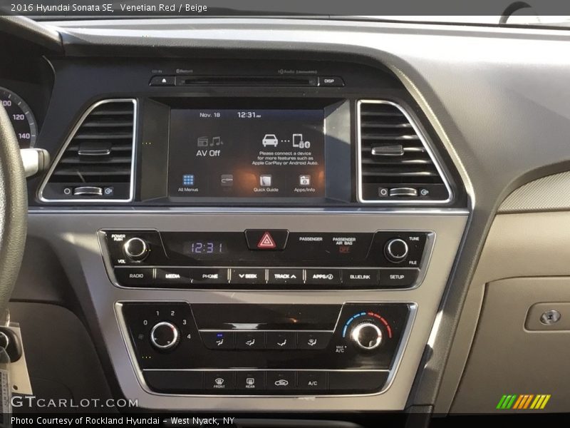 Venetian Red / Beige 2016 Hyundai Sonata SE