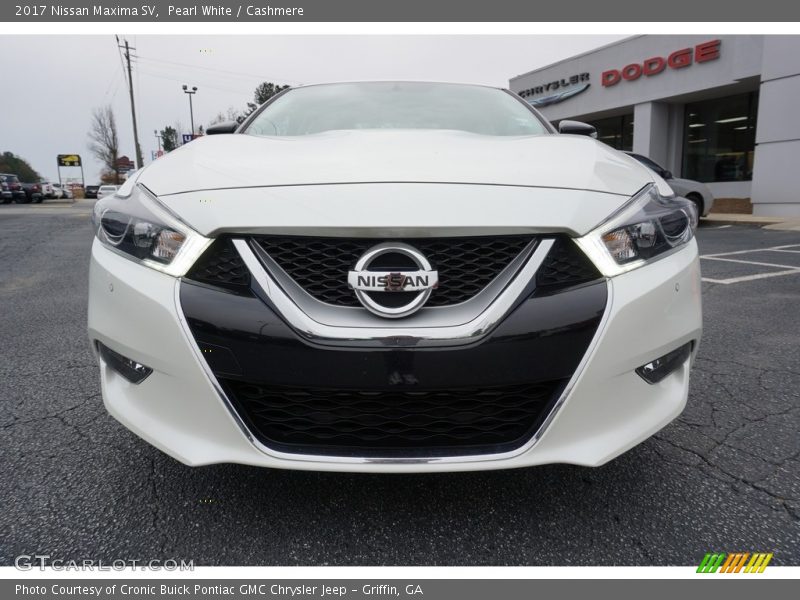 Pearl White / Cashmere 2017 Nissan Maxima SV