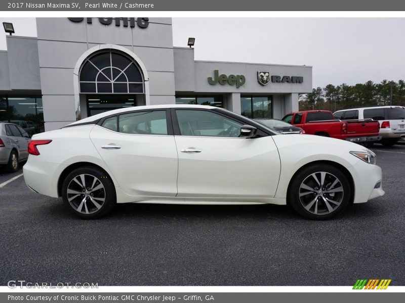 Pearl White / Cashmere 2017 Nissan Maxima SV