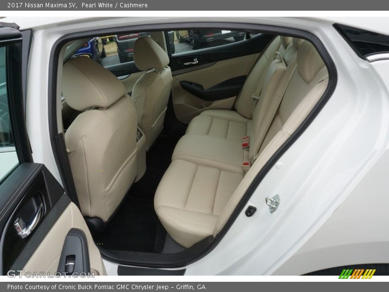 Pearl White / Cashmere 2017 Nissan Maxima SV