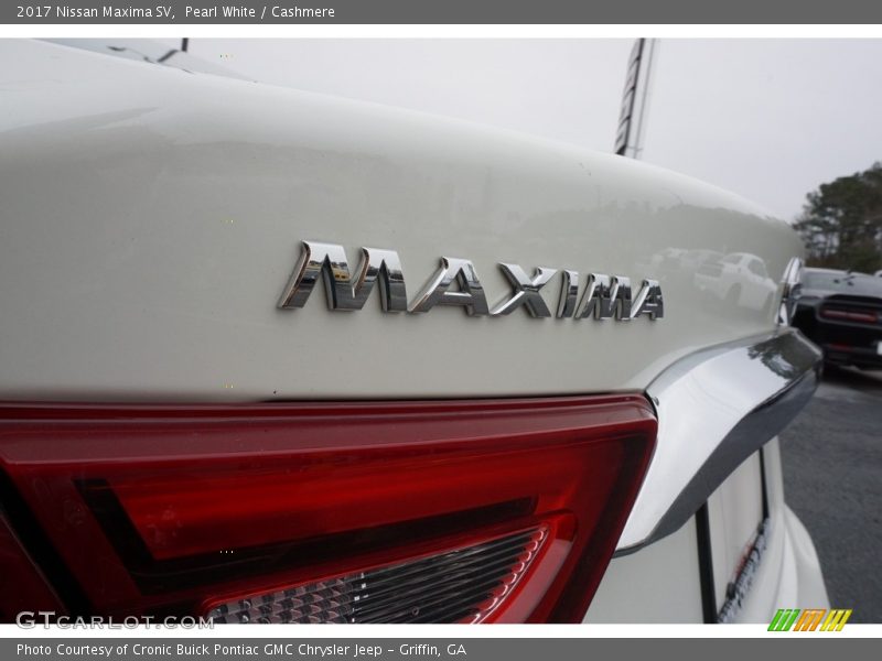 Pearl White / Cashmere 2017 Nissan Maxima SV