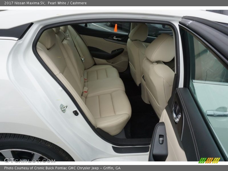 Pearl White / Cashmere 2017 Nissan Maxima SV