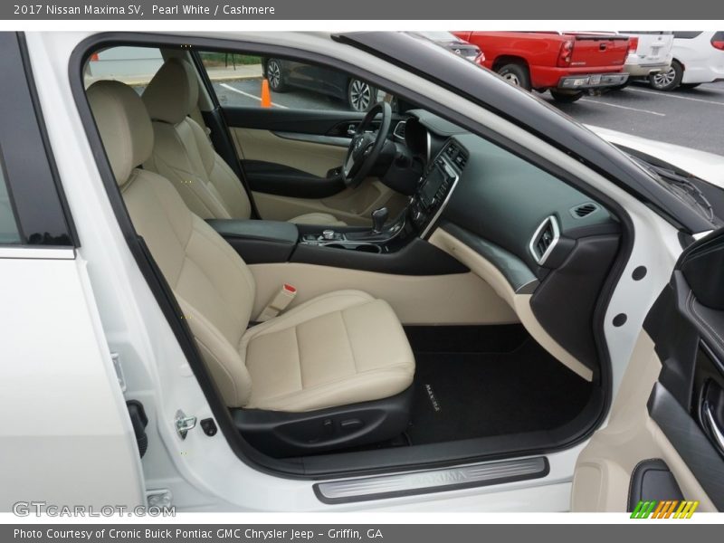 Pearl White / Cashmere 2017 Nissan Maxima SV