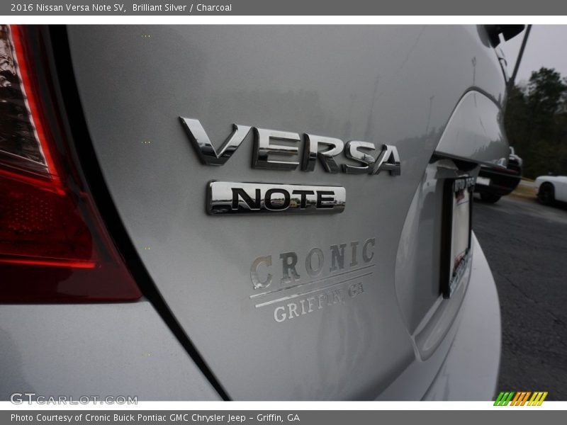 Brilliant Silver / Charcoal 2016 Nissan Versa Note SV