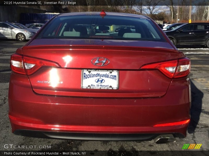 Venetian Red / Beige 2016 Hyundai Sonata SE