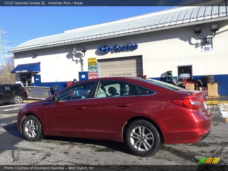 Venetian Red / Beige 2016 Hyundai Sonata SE