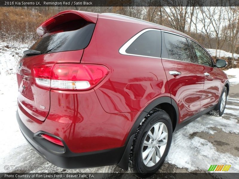 Remington Red / Satin Black 2016 Kia Sorento LX