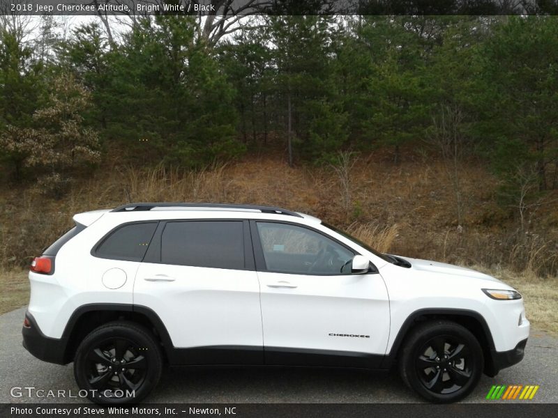 Bright White / Black 2018 Jeep Cherokee Altitude