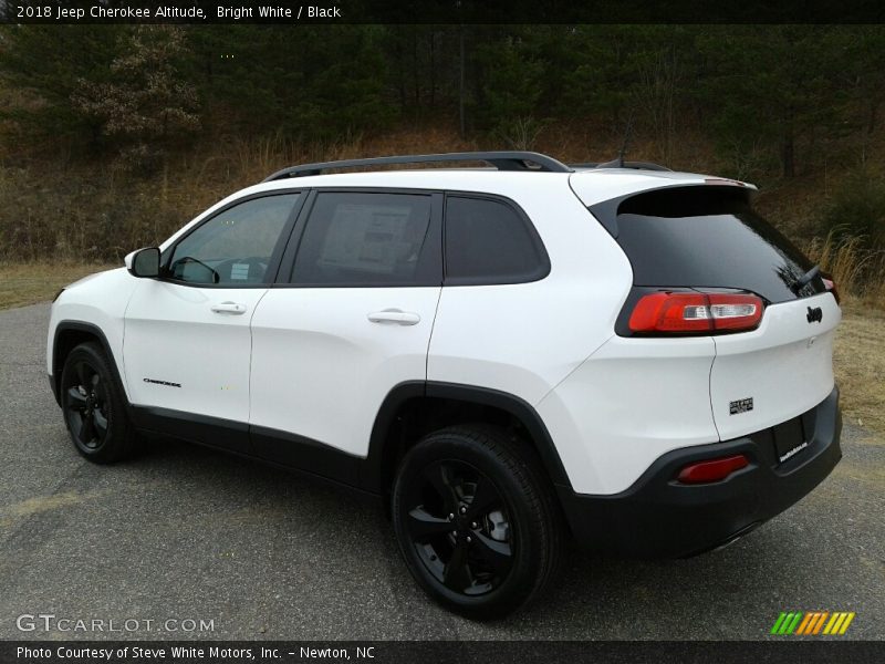 Bright White / Black 2018 Jeep Cherokee Altitude