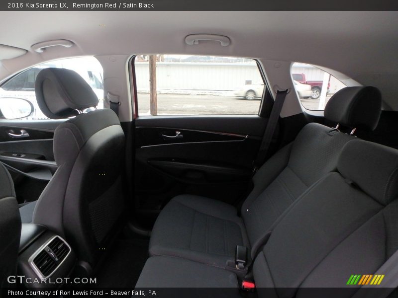 Remington Red / Satin Black 2016 Kia Sorento LX