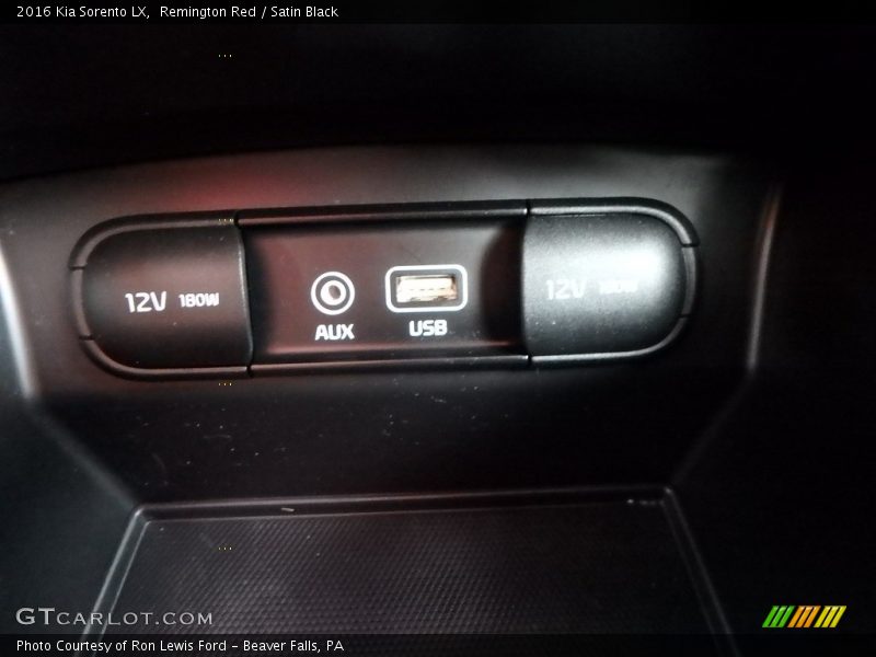 Remington Red / Satin Black 2016 Kia Sorento LX