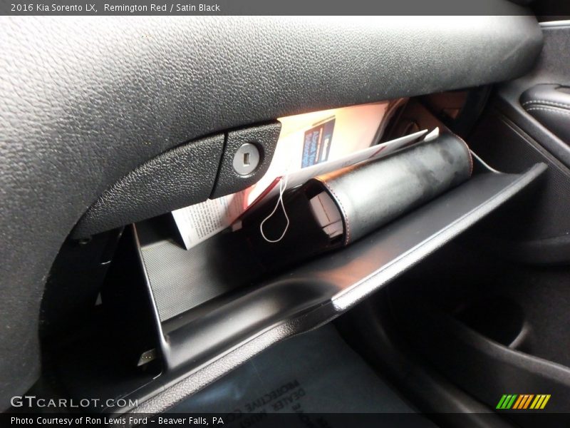 Remington Red / Satin Black 2016 Kia Sorento LX