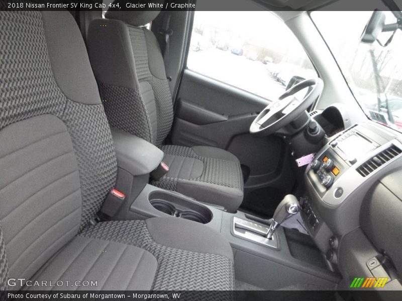 Glacier White / Graphite 2018 Nissan Frontier SV King Cab 4x4