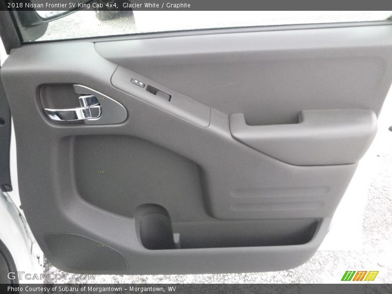 Glacier White / Graphite 2018 Nissan Frontier SV King Cab 4x4