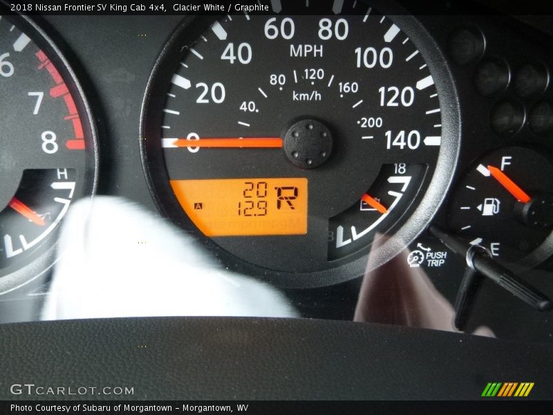 Glacier White / Graphite 2018 Nissan Frontier SV King Cab 4x4