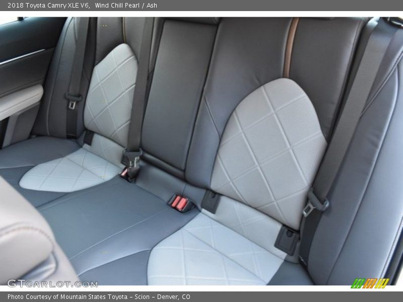 Wind Chill Pearl / Ash 2018 Toyota Camry XLE V6