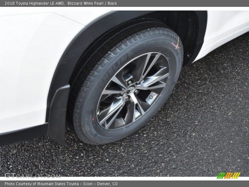 Blizzard White Pearl / Black 2018 Toyota Highlander LE AWD