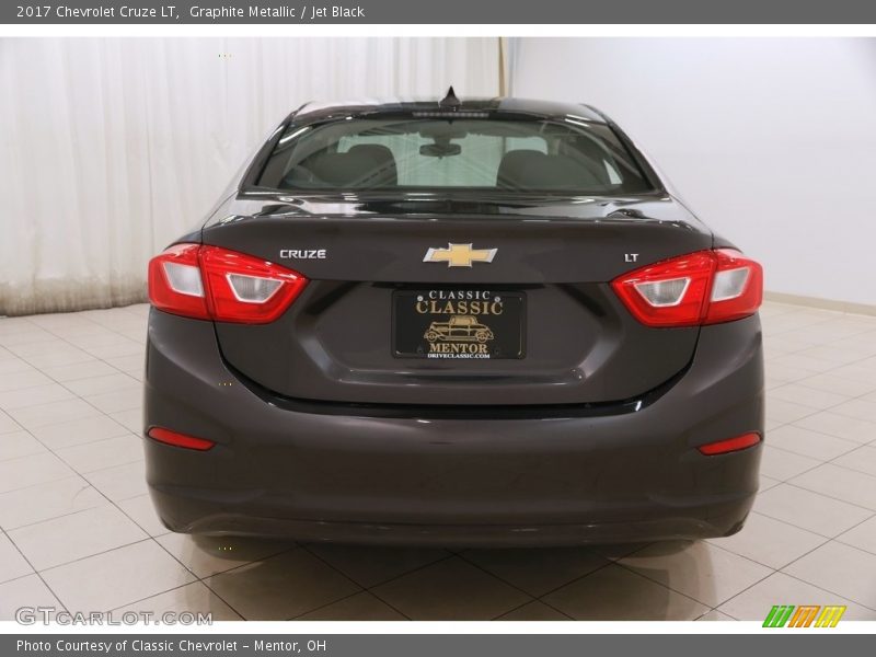 Graphite Metallic / Jet Black 2017 Chevrolet Cruze LT