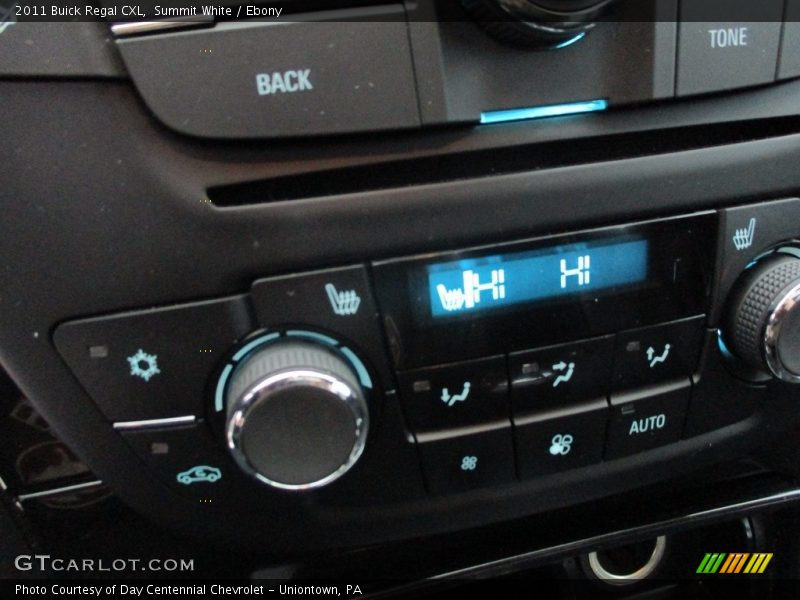 Summit White / Ebony 2011 Buick Regal CXL