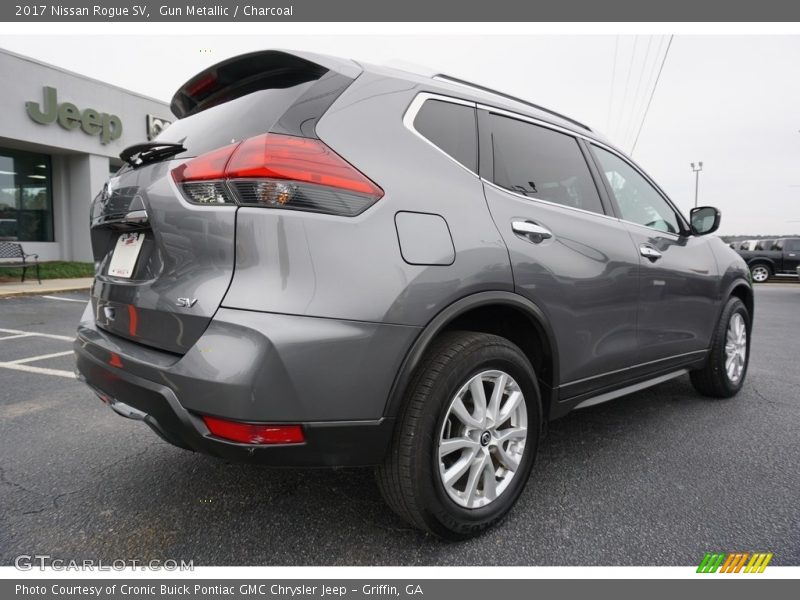 Gun Metallic / Charcoal 2017 Nissan Rogue SV
