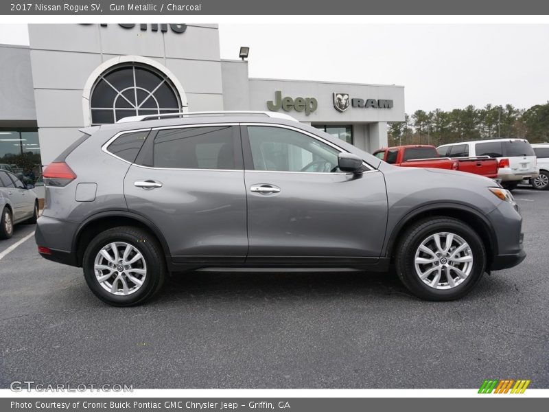 Gun Metallic / Charcoal 2017 Nissan Rogue SV