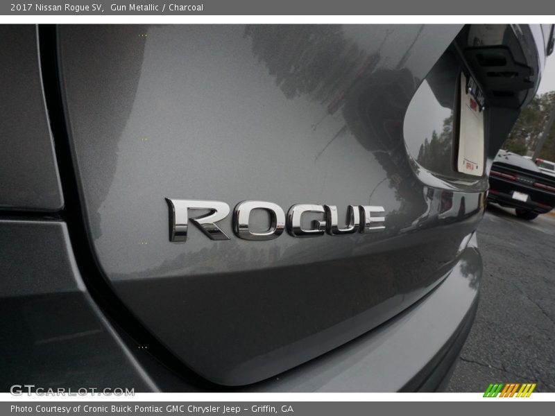 Gun Metallic / Charcoal 2017 Nissan Rogue SV