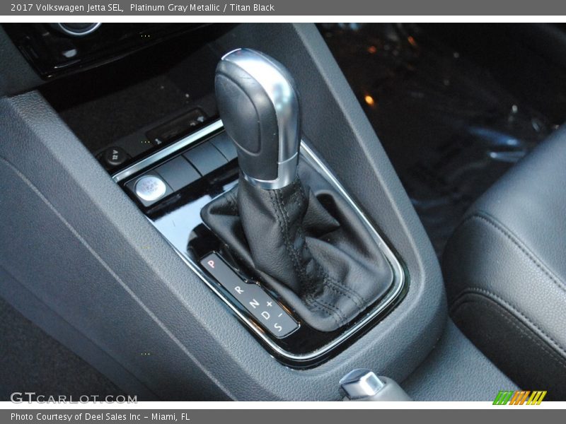 Platinum Gray Metallic / Titan Black 2017 Volkswagen Jetta SEL