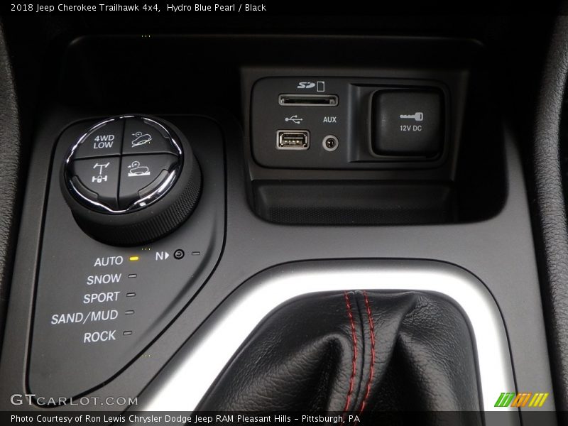 Hydro Blue Pearl / Black 2018 Jeep Cherokee Trailhawk 4x4