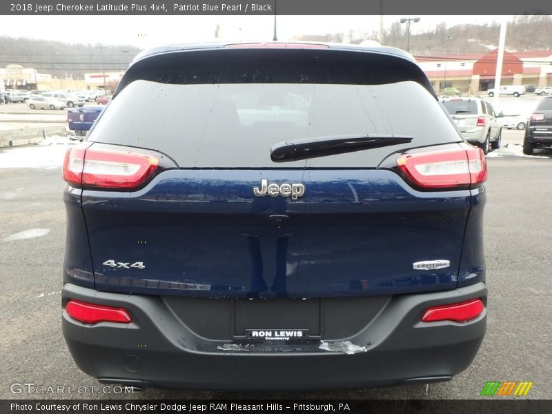 Patriot Blue Pearl / Black 2018 Jeep Cherokee Latitude Plus 4x4