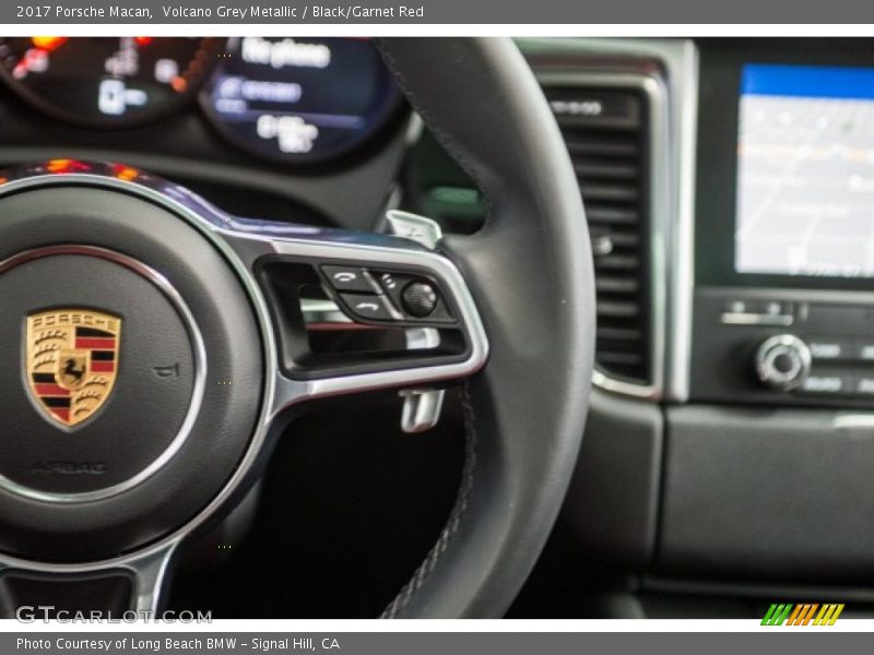 Volcano Grey Metallic / Black/Garnet Red 2017 Porsche Macan