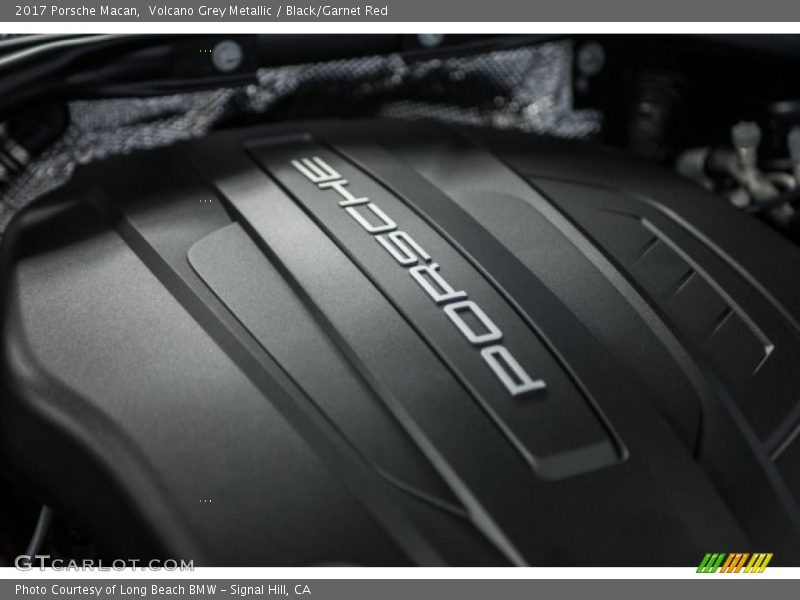 Volcano Grey Metallic / Black/Garnet Red 2017 Porsche Macan