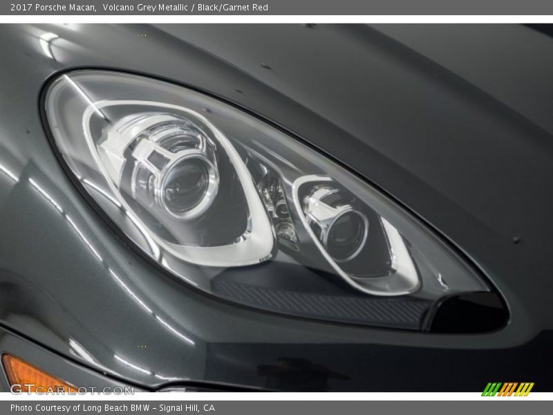 Volcano Grey Metallic / Black/Garnet Red 2017 Porsche Macan